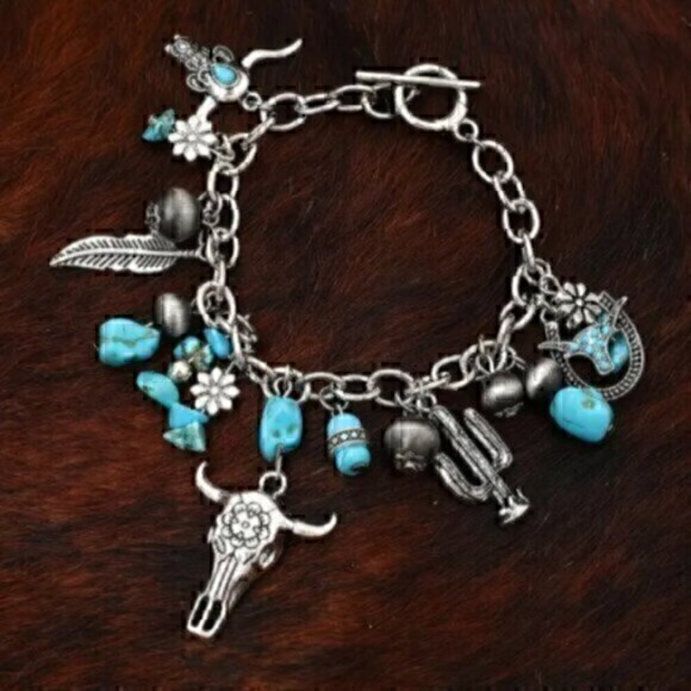 Vintage  inspired Western Style Turquoise Bullhead  Link Chain Bracelet